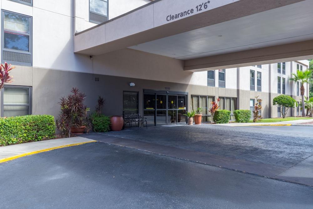 Spark By Hilton Tampa Brandon Exterior photo